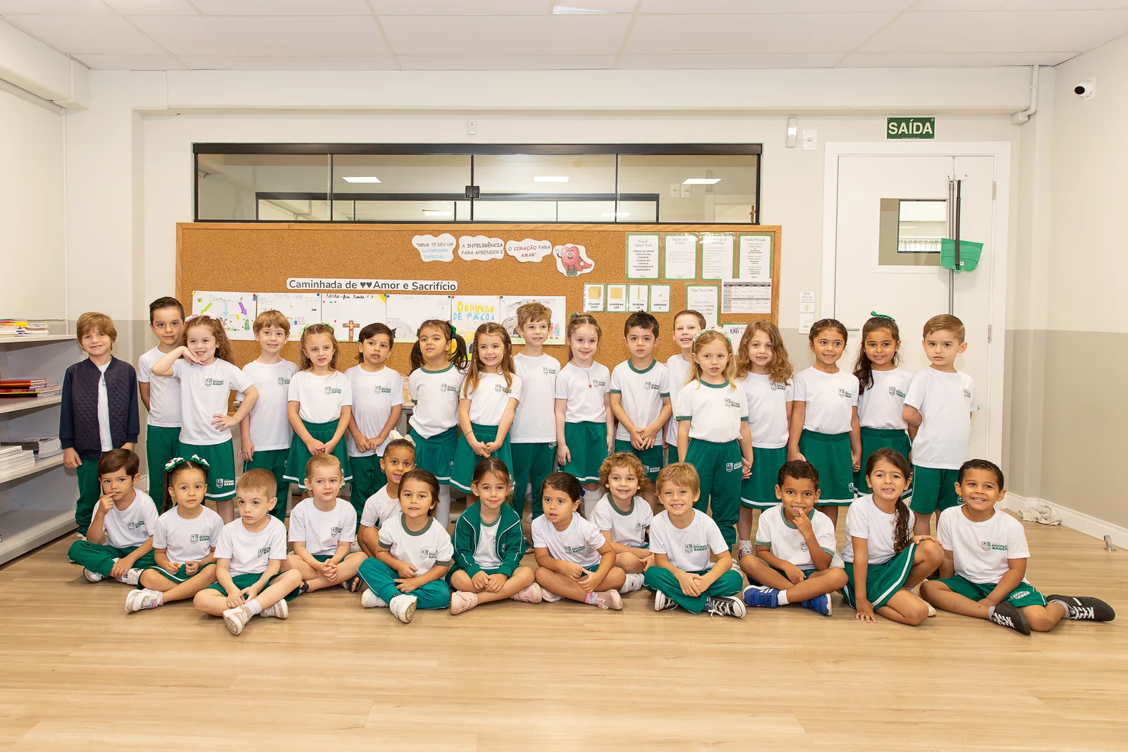 Turma da Educação Infantil do Colégio Divino Saber
