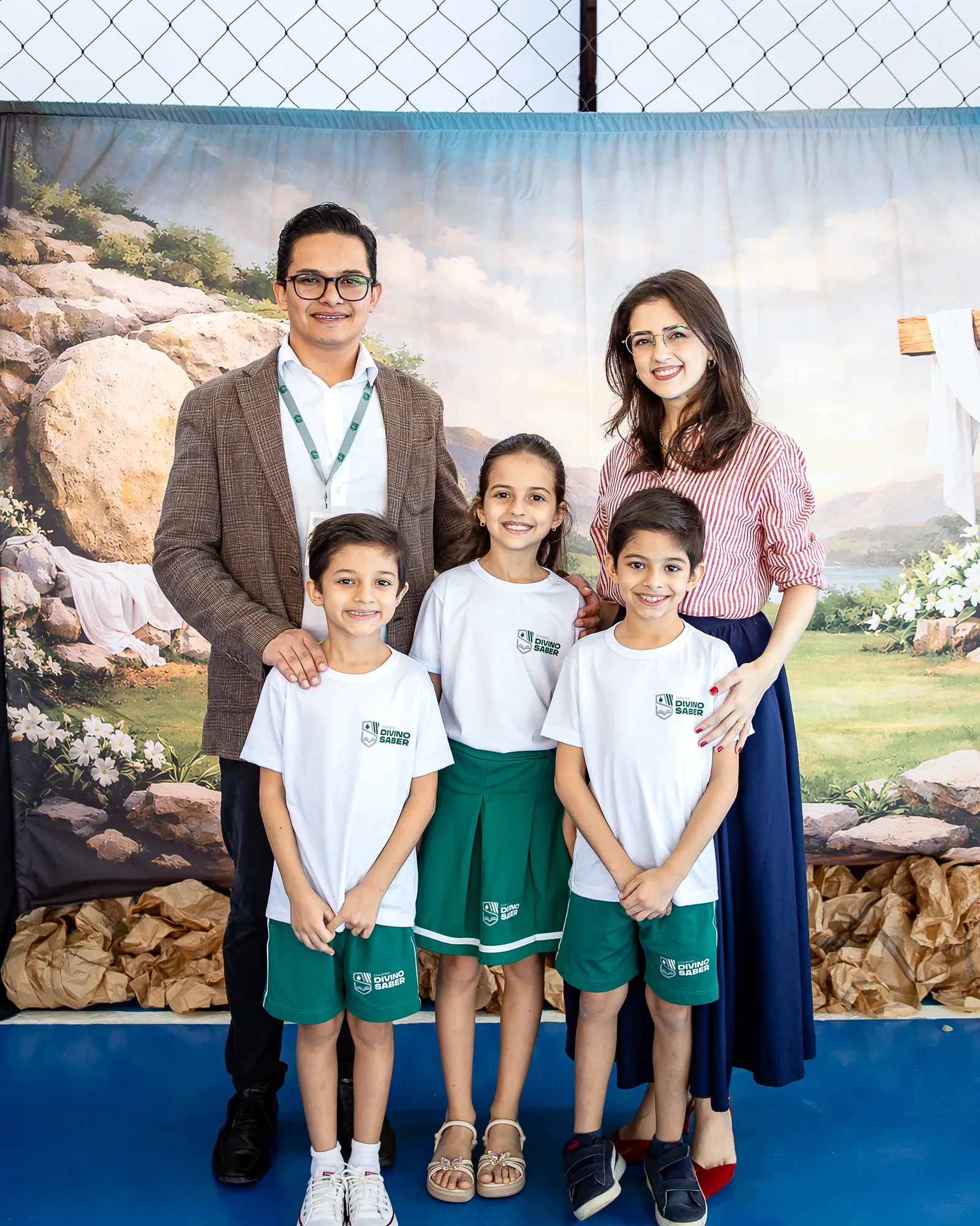 André Felipe da Silva, diretor do Colégio Divino Saber, com sua família